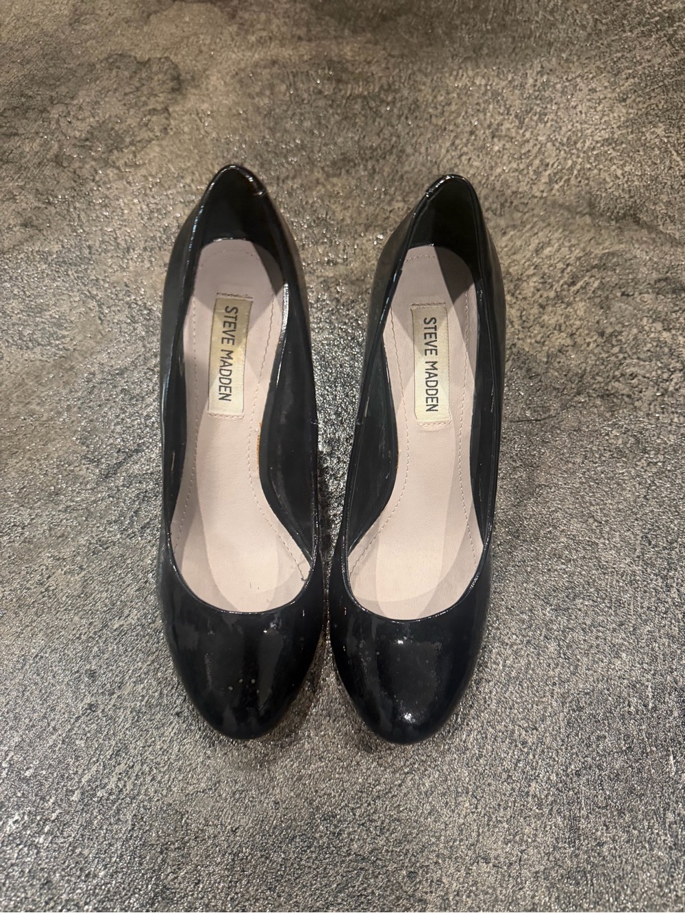 Steve Madden Black Patent Round-Toe Pumps
